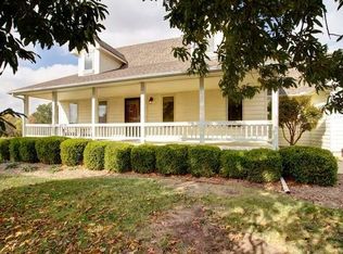 1206 E Rainbow Dr, Towanda, KS 67144