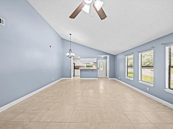 5th image of 2131 Bayshore Dr