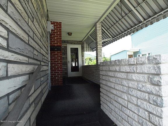 2nd image of 204 W Columbus Ave
