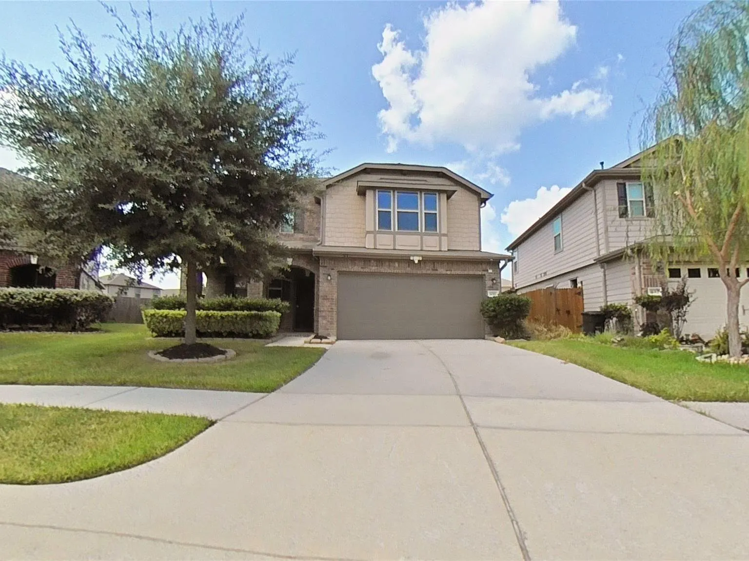 3 bed, 2.5 bath, 2560 sqft, $2,900 — Photo 2