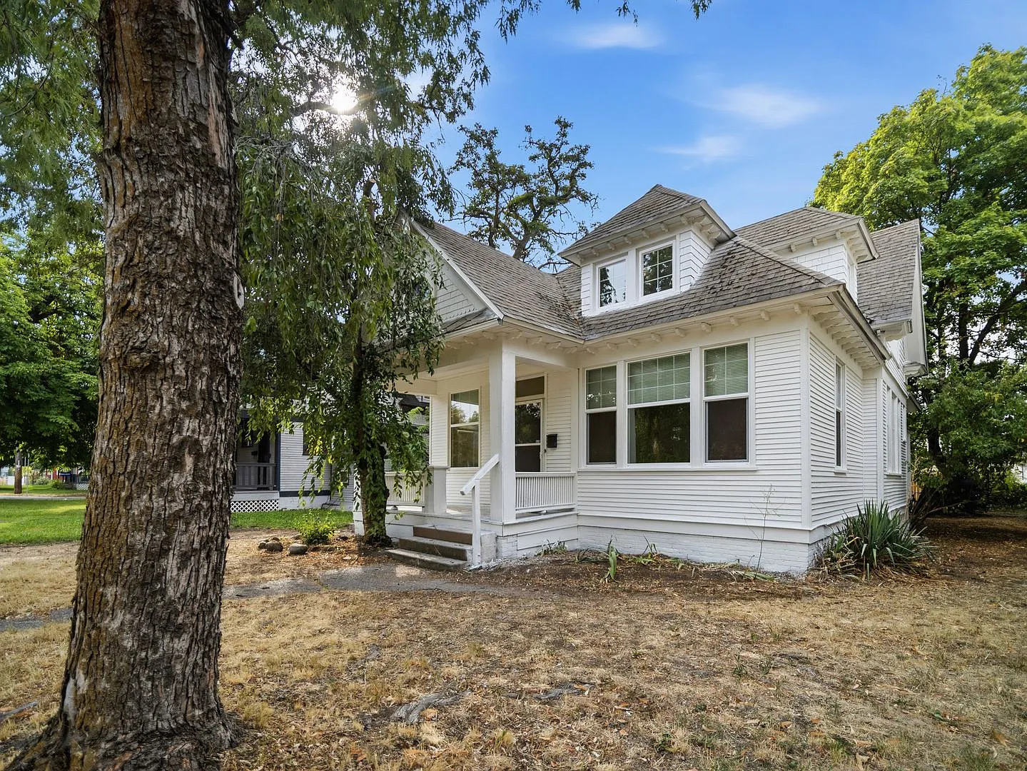 Charming 5-Bedroom Home with Fenced Yard in Spokane — Photo 3