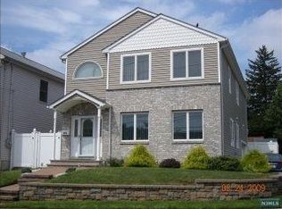 574 Hackensack St, Carlstadt, NJ 07072