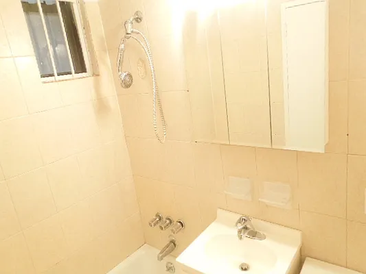 Rented by Ready Group | media 30