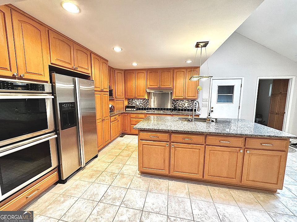 1st image of 4341 Kings Way NE