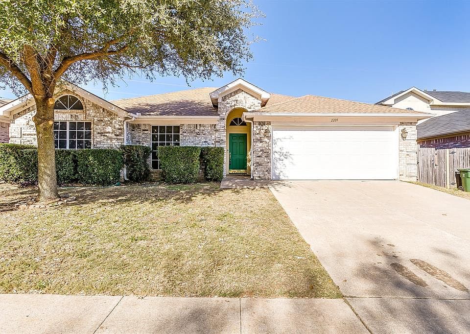 1st image of 2209 Greensborough Ln