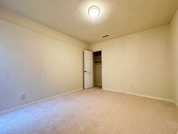 4th image of 380 Paris St