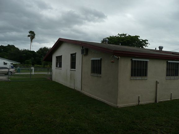 2nd image of 20900 NE 12th Ct