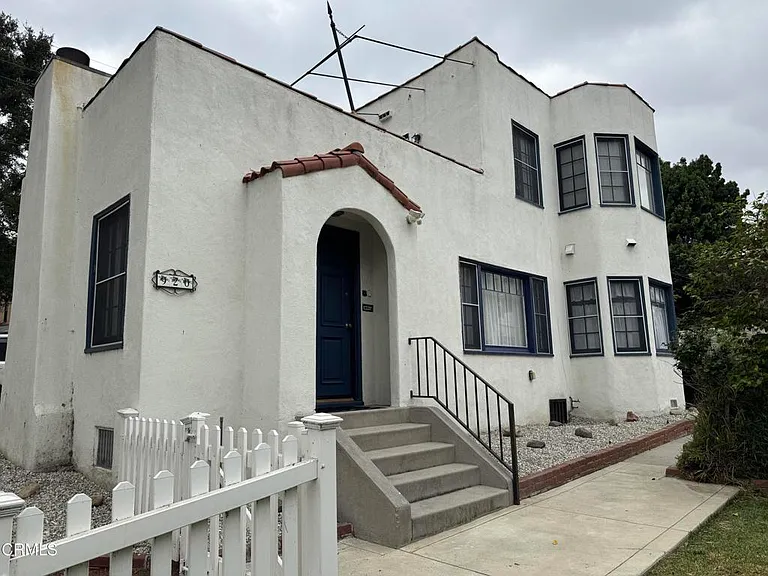 920 Summit Dr — Photo 1