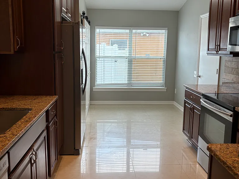18139 Leafwood Cir — Photo 10