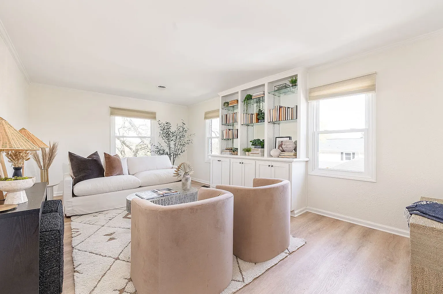 1 bed, 832 sqft, $1,495 — Photo 1