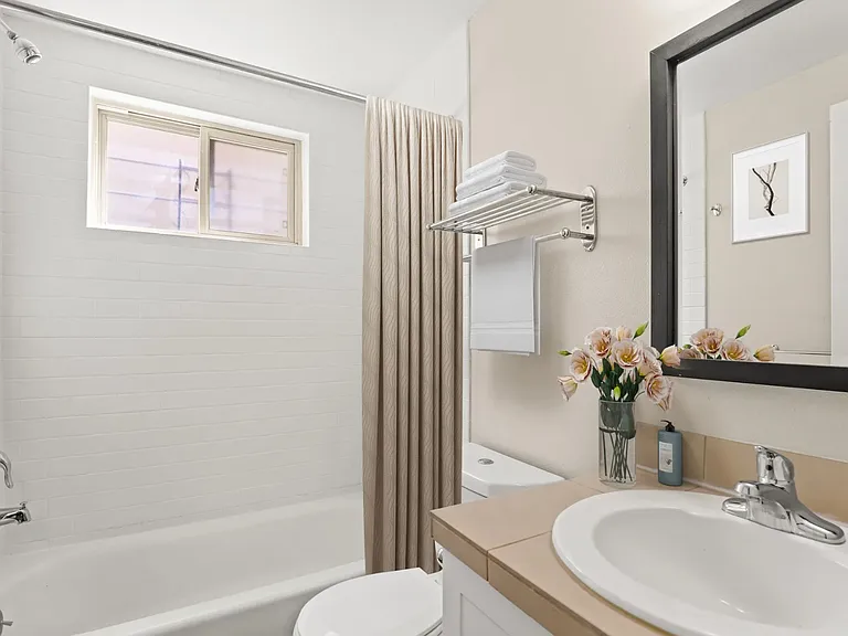 1443 Elizabeth St #202 — Photo 7