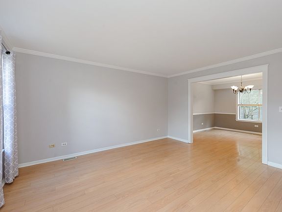 2nd image of 1117 Albion Ln