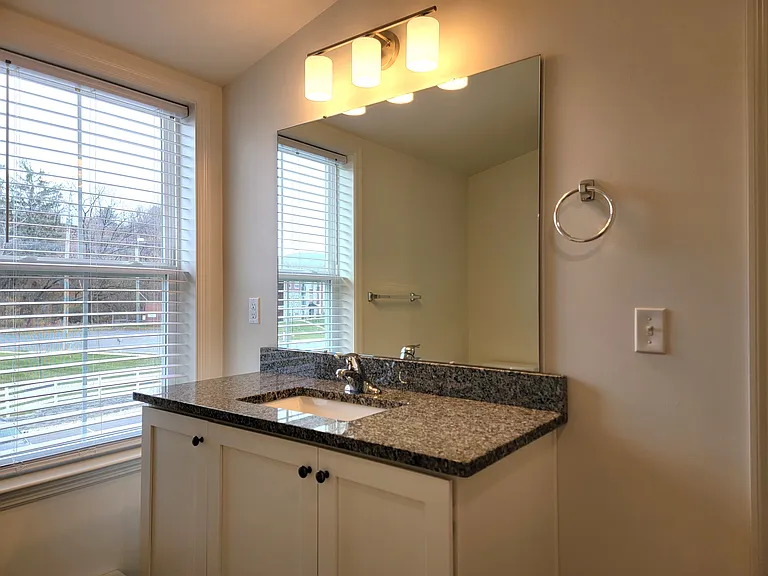 4601 Commerce St #301 — Photo 12