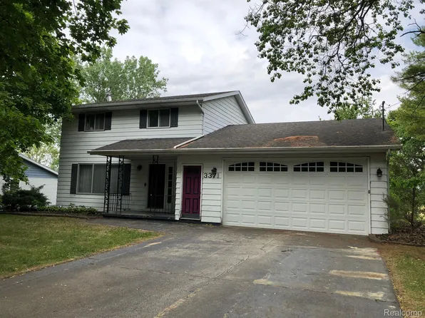 3371 Homewood Dr, Bridgeport, MI 48722