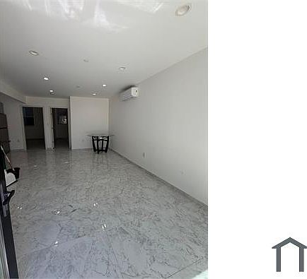 5th image of 16217 72nd Ave Floor 1