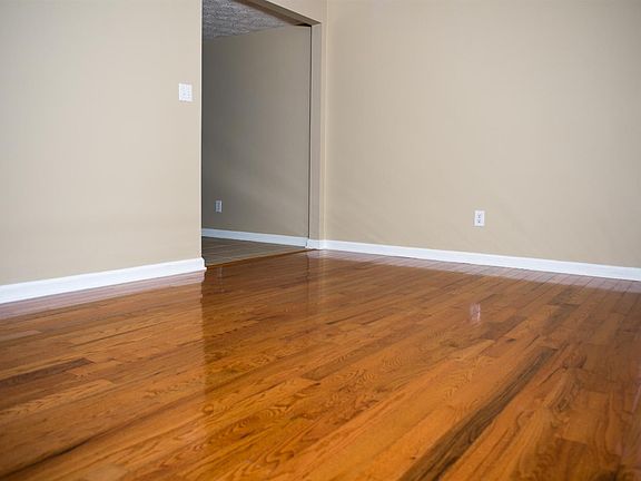 5th image of 828 Malabu Dr APT 209