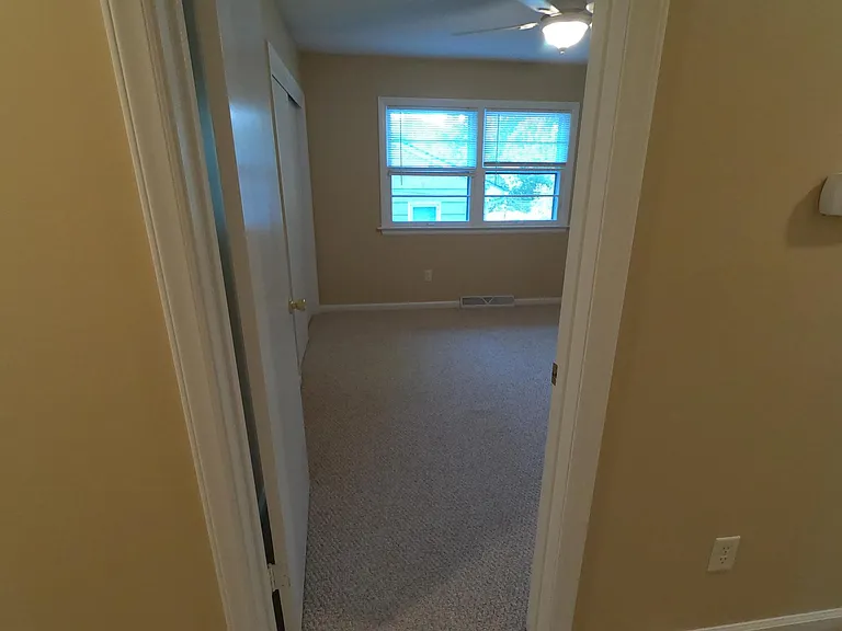 5830 Perry Ln — Photo 37