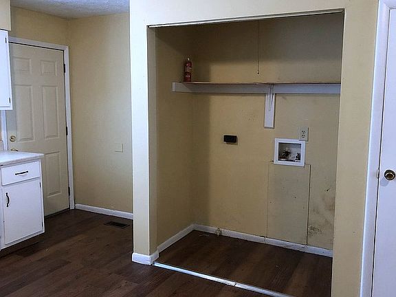 5th image of 1427-1429 Coachlite Dr