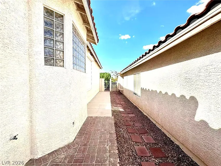 1904 Bocale Ct — Photo 4
