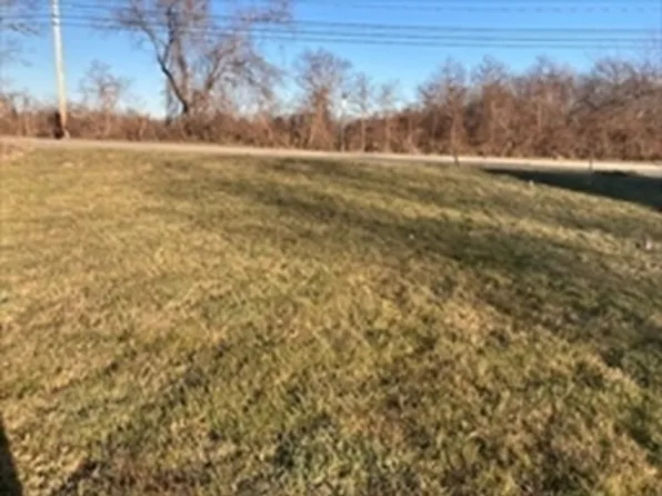 976 Bark St, Swansea, MA 02777