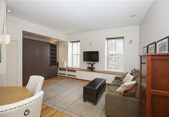 2nd image of 771 Greenwich St #3B