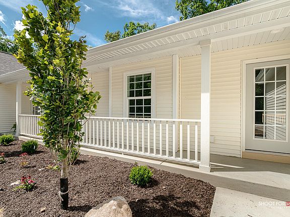 2nd image of 123 Depot Hill Ct