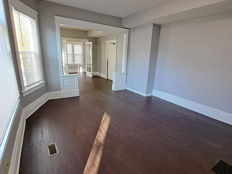 90 Winifred St W — Photo 32