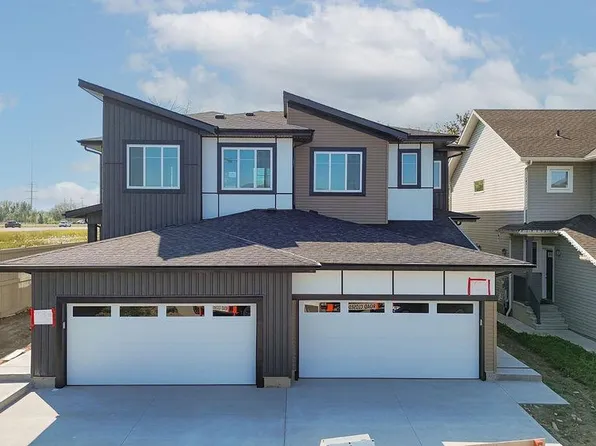 207 39th Ave NW, Edmonton, AB T6T 2K2