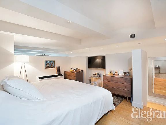 5th image of 15 Broad St APT 2614