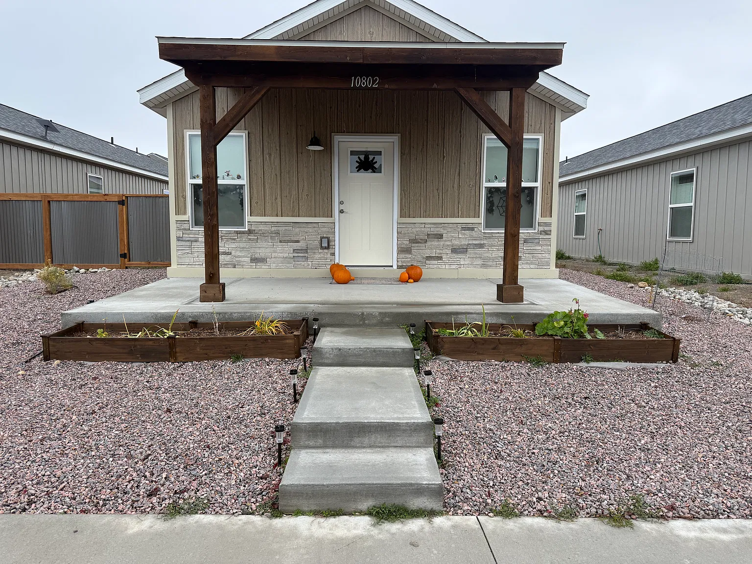 3 bed, 1360 sqft, $2,300 — Photo 1