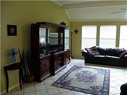 4th image of 210 Chariss Glen Dr