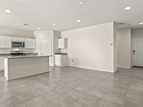 5th image of 1583 E FLETCHER Drive