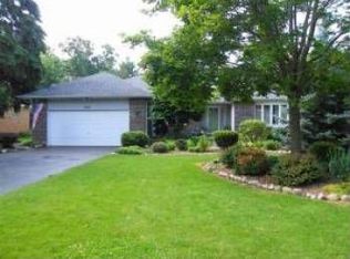 8607 Oakwood Dr, Crystal Lake, IL 60014