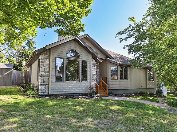 2nd image of 639 E Mcarthur Drive