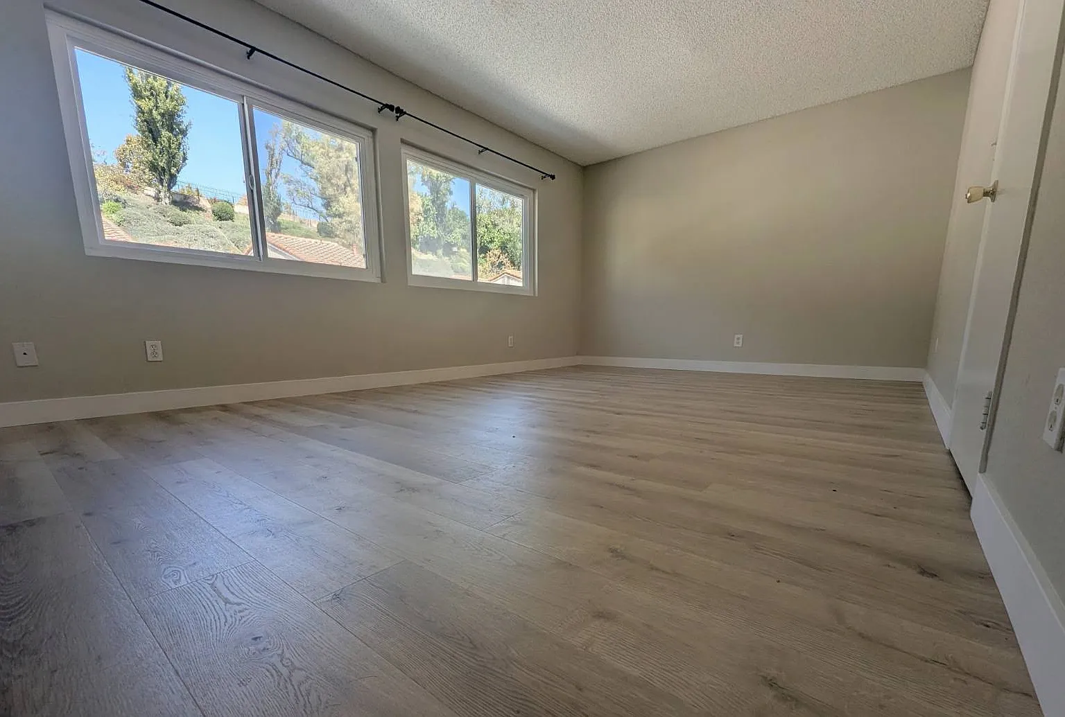 2030 Indiana St — Photo 4