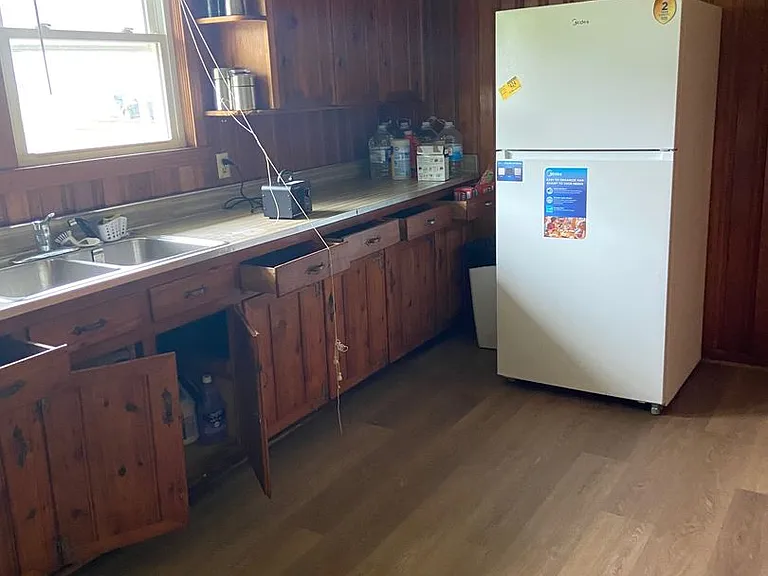 109 Thompson St — Photo 18
