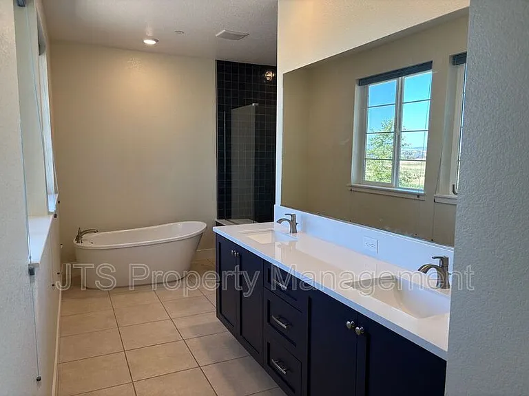 12086 Mircado Way — Photo 16
