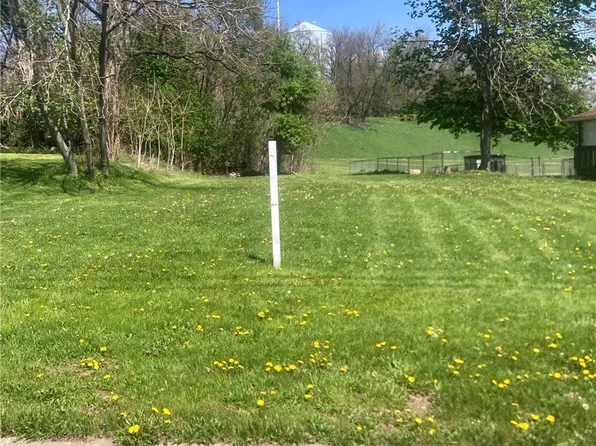 255 Glenn St, Barberton, OH 44203