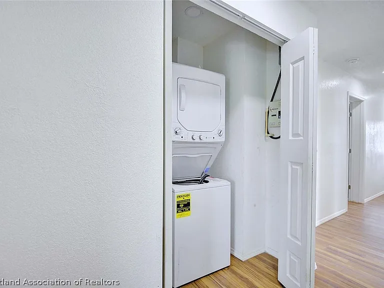 1547 Sycamore Ave — Photo 11
