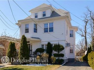4704 Marathon Pkwy, Little Neck, NY 11362
