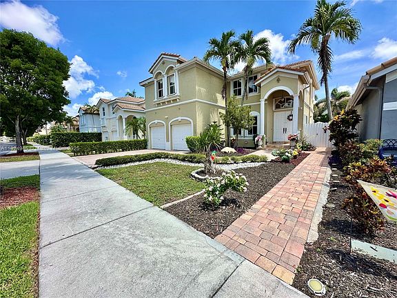 3rd image of 11360 NW 48th Ter