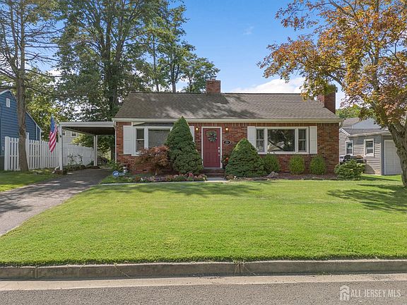 2nd image of 29 Lynn Ave