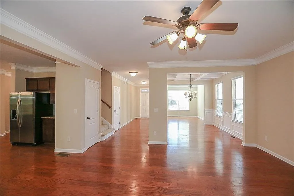 4 bed, 2.5 bath, 2754 sqft, $2,895 — Photo 3