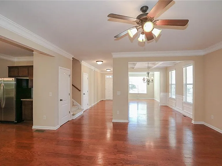 430 Park Place Ct — Photo 3
