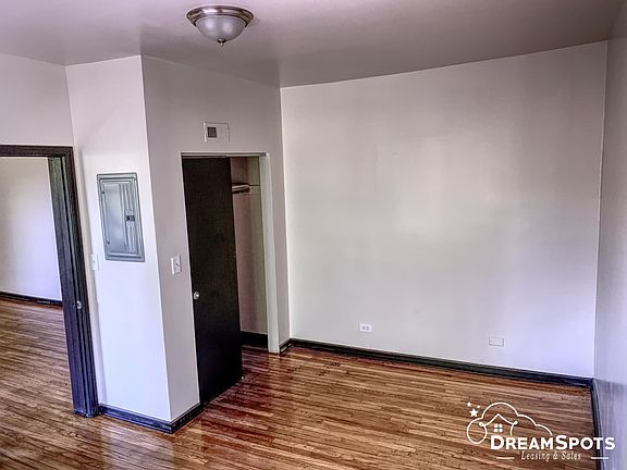 4th image of 8235 S Ingleside Ave APT 2W