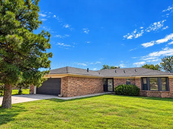 1038 Plains Dr, Fritch, TX 79036