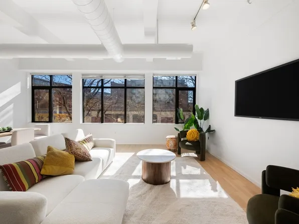 1200 Washington St #213A, Boston, MA 02118