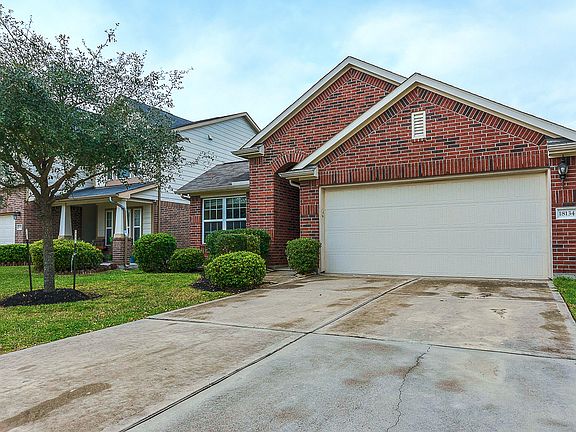 3rd image of 18134 Surrey Lake Ln