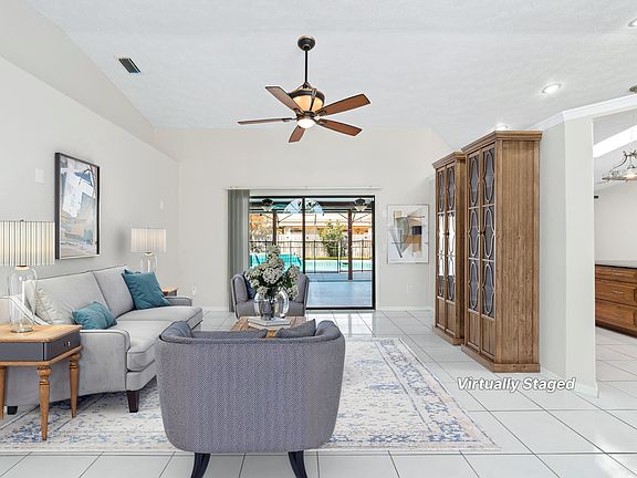 4th image of 2355 SW Salmon Road