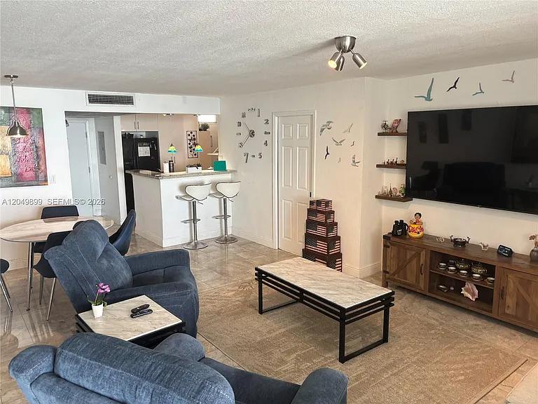 6450 Collins Ave #1207 — Photo 3